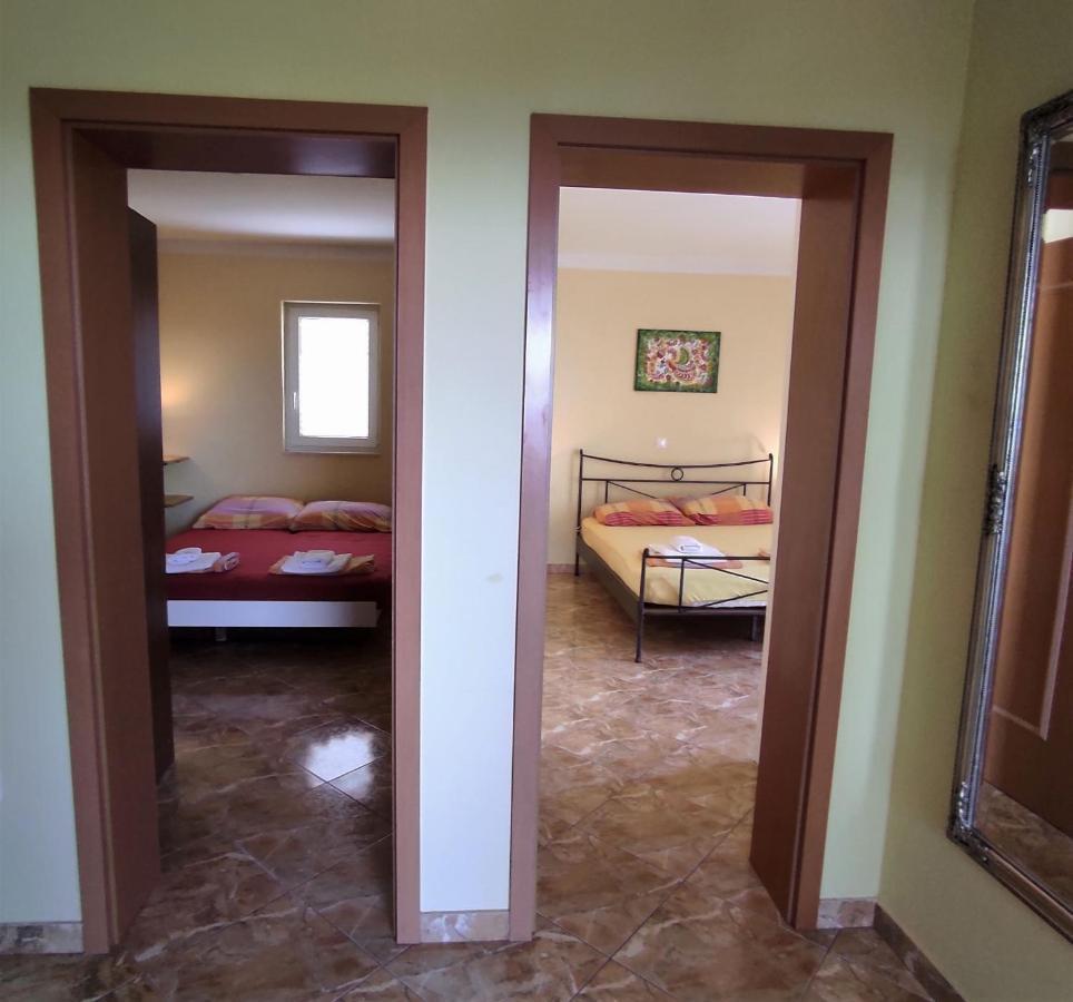 Apartments Barisic Hrvatskih Zrtava 404 Seget Vranjica Trogir Exterior photo