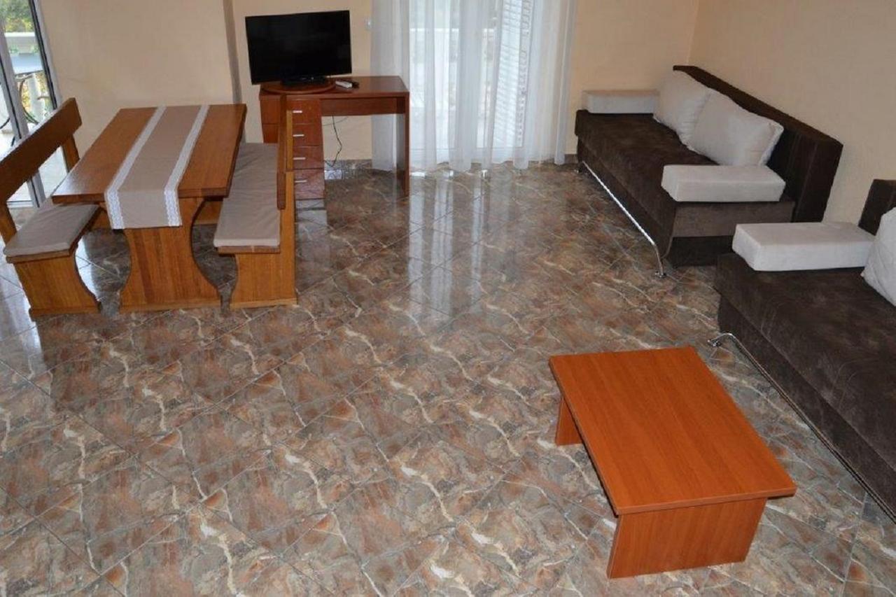 Apartments Barisic Hrvatskih Zrtava 404 Seget Vranjica Trogir Exterior photo